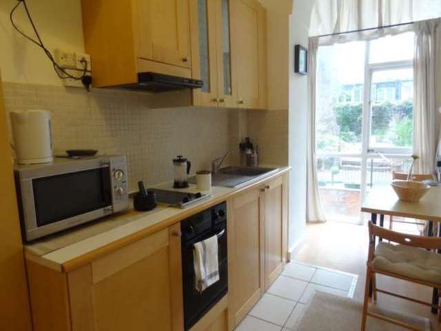 Image of Flat to rent in Penywern Road London SW5 at Penywern Road  London, SW5 9SX