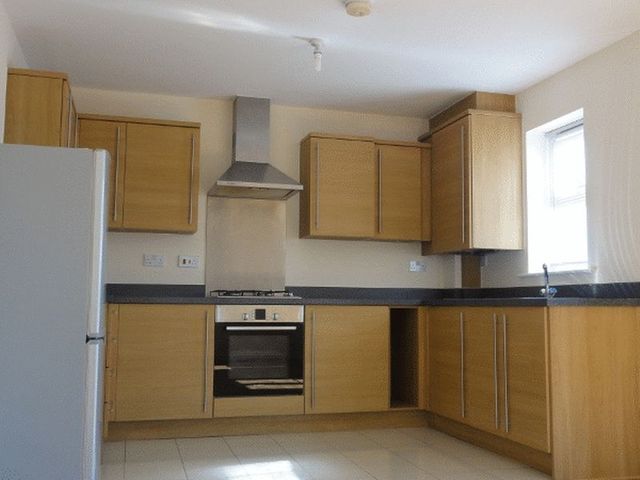  Image of 2 bedroom Flat to rent in Piper Way Ilford IG1 at Piper Way  Ilford, IG1 4FE