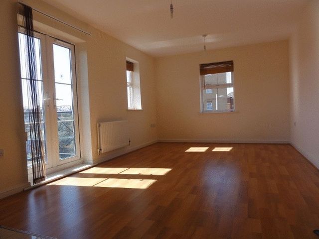  Image of 2 bedroom Flat to rent in Piper Way Ilford IG1 at Piper Way  Ilford, IG1 4FE