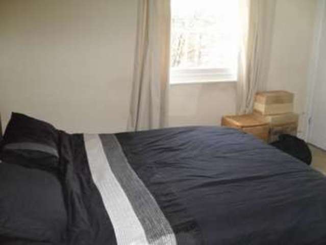  Image of 1 bedroom Flat to rent in Pittville Lawn Cheltenham GL52 at Pittville Lawn  Cheltenham, GL52 2BE