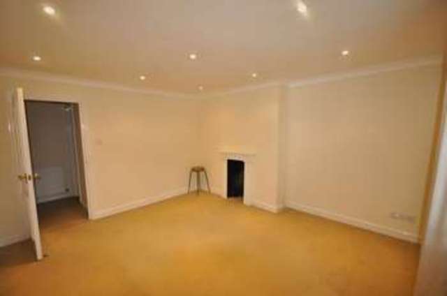  Image of 1 bedroom Flat to rent in Pittville Lawn Cheltenham GL52 at Pittville Lawn  Cheltenham, GL52 2BE