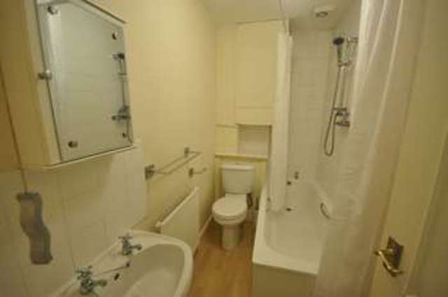  Image of 1 bedroom Flat to rent in Pittville Lawn Cheltenham GL52 at Pittville Lawn  Cheltenham, GL52 2BE