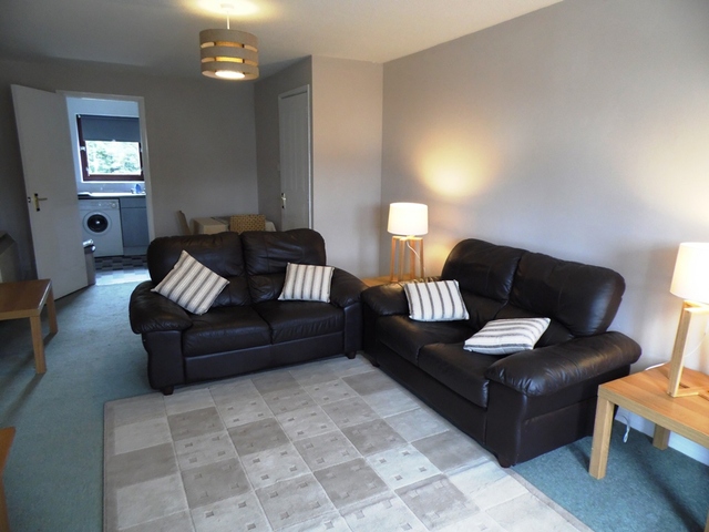  Image of 2 bedroom Flat to rent in Polsons Crescent Paisley PA2 at Paisley Renfrewshire Renfrewshire, PA2 6AX