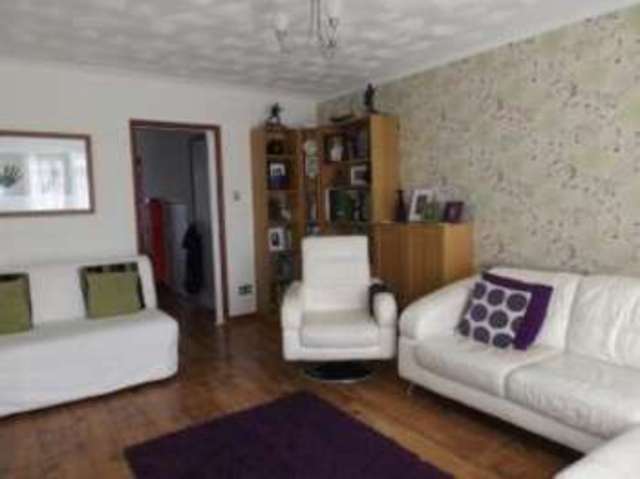  Image of 1 bedroom Flat for sale in Aspen Gardens Poole BH12 at Poole Dorset Wallisdown, BH12 4DG