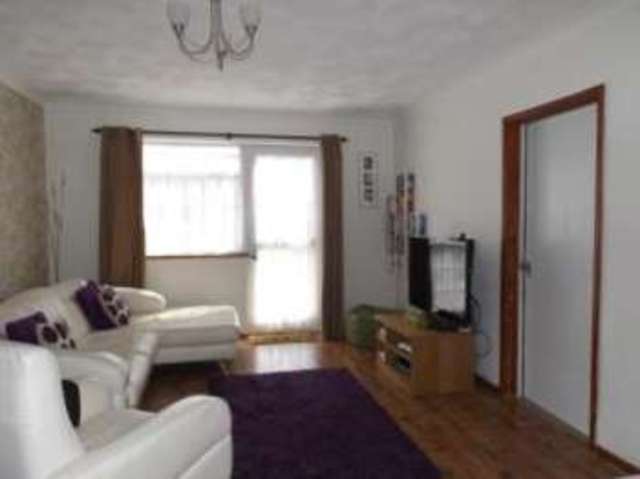  Image of 1 bedroom Flat for sale in Aspen Gardens Poole BH12 at Poole Dorset Wallisdown, BH12 4DG