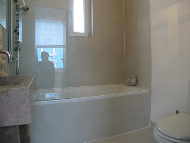  Image of 2 bedroom Flat to rent in Primrose Gardens London NW3 at Belsize Park London Camden, NW3 4TJ