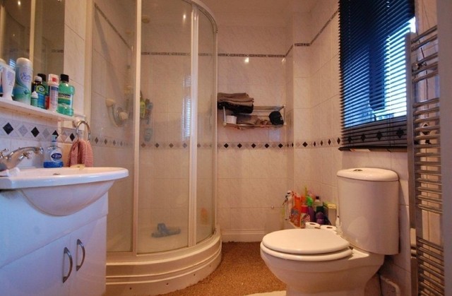  Image of 4 bedroom Detached house for sale in The Crescent Purbrook Waterlooville PO7 at The Crescent Purbrook Waterlooville, PO7 5EU