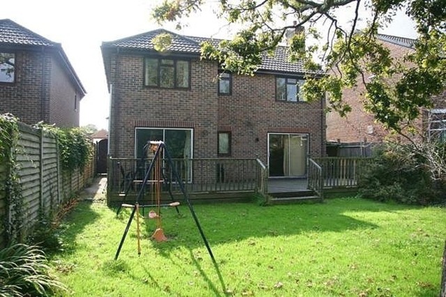  Image of 4 bedroom Detached house for sale in The Crescent Purbrook Waterlooville PO7 at The Crescent Purbrook Waterlooville, PO7 5EU