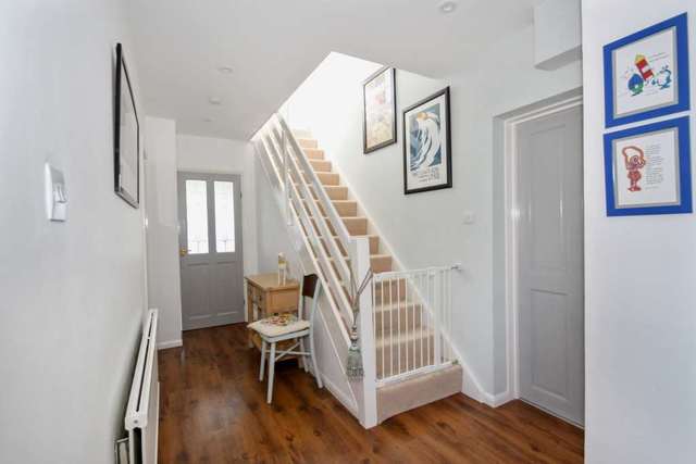  Image of 5 bedroom Detached house for sale in Queen Street Pitstone Leighton Buzzard LU7 at Queen Street Pitstone Leighton Buzzard, LU7 9AU