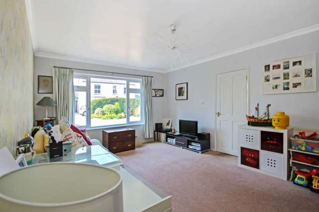  Image of 5 bedroom Detached house for sale in Queen Street Pitstone Leighton Buzzard LU7 at Queen Street Pitstone Leighton Buzzard, LU7 9AU
