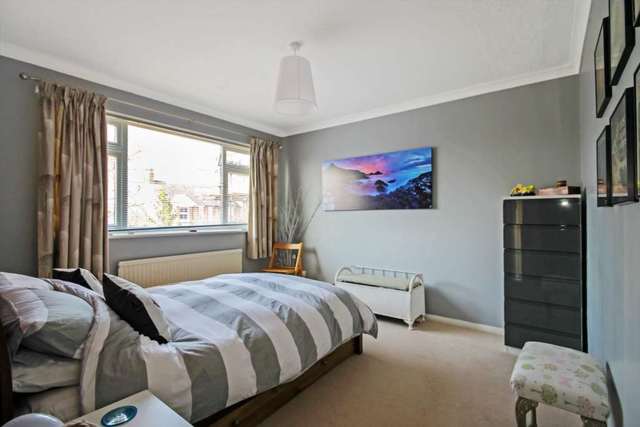  Image of 5 bedroom Detached house for sale in Queen Street Pitstone Leighton Buzzard LU7 at Queen Street Pitstone Leighton Buzzard, LU7 9AU
