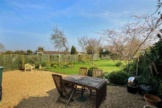  Image of 5 bedroom Detached house for sale in Queen Street Pitstone Leighton Buzzard LU7 at Queen Street Pitstone Leighton Buzzard, LU7 9AU