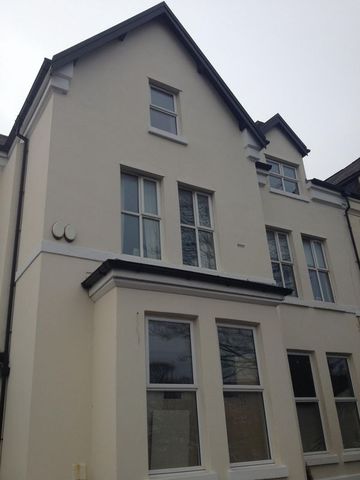  Image of 3 bedroom Flat to rent in Queens Drive Wavertree Liverpool L15 at Queens Drive Wavertree Liverpool, L15 7NE