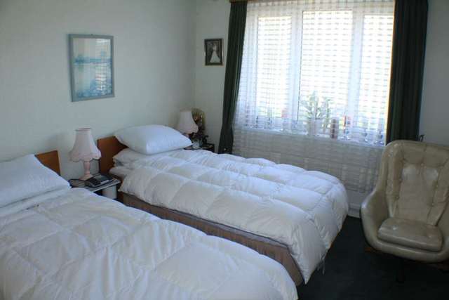 Image of 3 bedroom Detached house for sale in Queensway Banbury OX16 at Queensway  Banbury, OX16 9NF