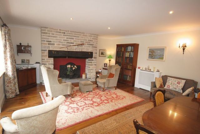  Image of 4 bedroom Semi-Detached house for sale in Red Lion Court Somerton TA11 at Red Lion Court  Somerton, TA11 7PH