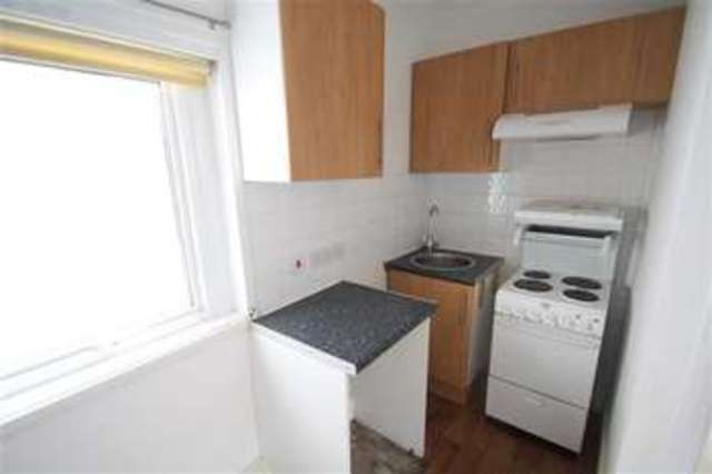  Image of 1 bedroom Flat for sale in Richmond Road Worthing BN11 at West Worthing, BN11 4AQ