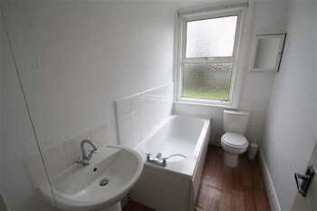  Image of 1 bedroom Flat for sale in Richmond Road Worthing BN11 at West Worthing, BN11 4AQ