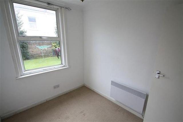  Image of 1 bedroom Flat for sale in Richmond Road Worthing BN11 at West Worthing, BN11 4AQ