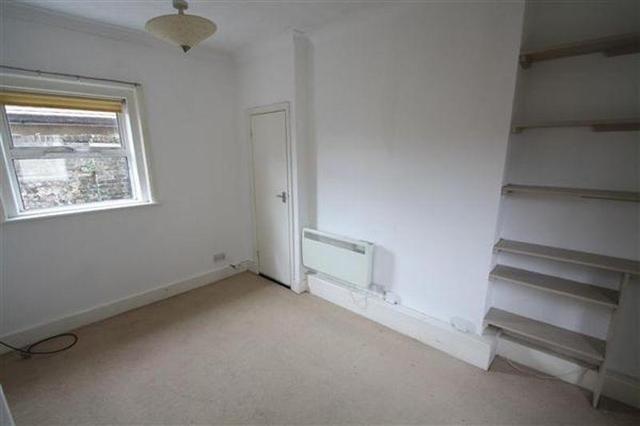  Image of 1 bedroom Flat for sale in Richmond Road Worthing BN11 at West Worthing, BN11 4AQ