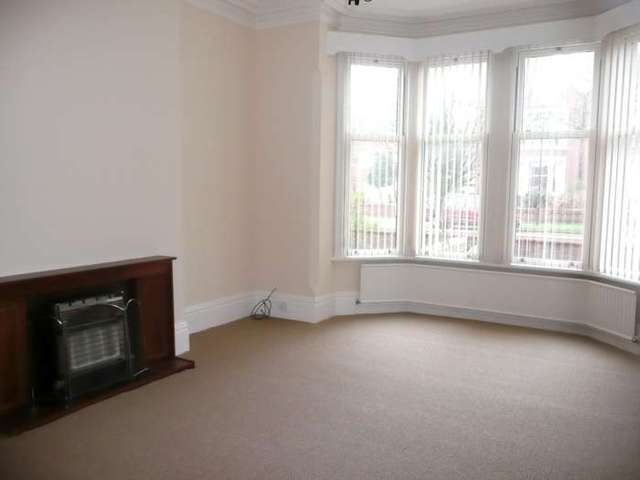  Image of 2 bedroom Flat to rent in Riversleigh Avenue Lytham St. Annes FY8 at Riversleigh Avenue Lytham Lytham St Annes, FY8 5QZ