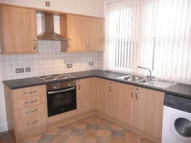  Image of 2 bedroom Flat to rent in Riversleigh Avenue Lytham St. Annes FY8 at Riversleigh Avenue Lytham Lytham St Annes, FY8 5QZ