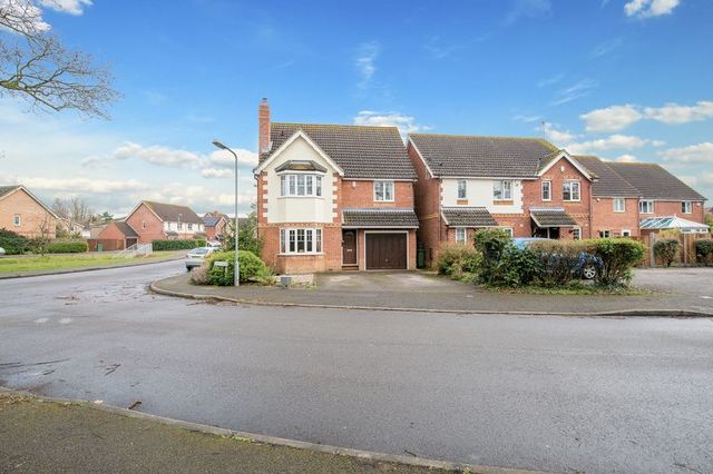  Image of 4 bedroom Detached house for sale in Rivets Close Aylesbury HP21 at Rivets Close  Aylesbury, HP21 8JP