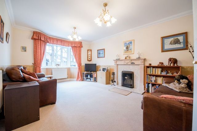  Image of 4 bedroom Detached house for sale in Rivets Close Aylesbury HP21 at Rivets Close  Aylesbury, HP21 8JP
