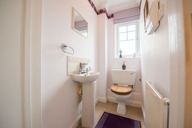  Image of 4 bedroom Detached house for sale in Rivets Close Aylesbury HP21 at Rivets Close  Aylesbury, HP21 8JP