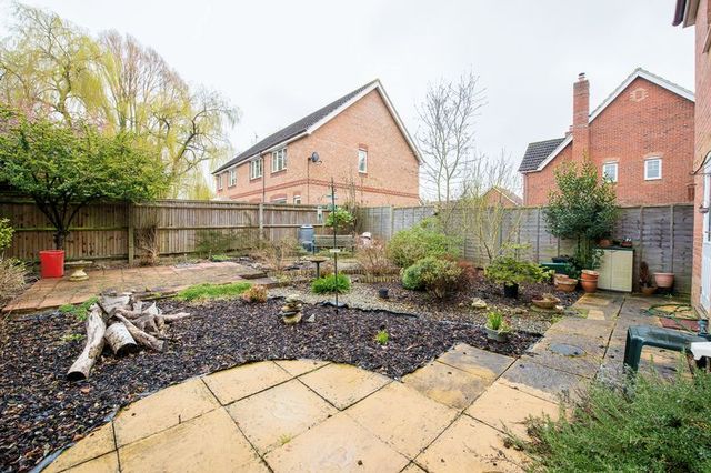  Image of 4 bedroom Detached house for sale in Rivets Close Aylesbury HP21 at Rivets Close  Aylesbury, HP21 8JP