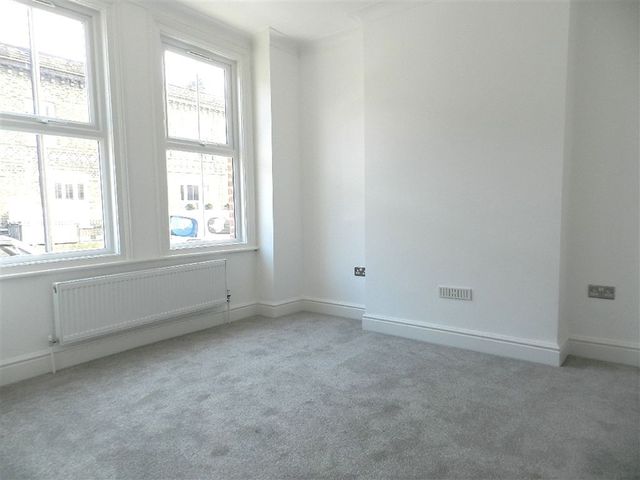  Image of 2 bedroom Property to rent in Robertson Street London SW8 at Robertson Street London London, SW8 3TX