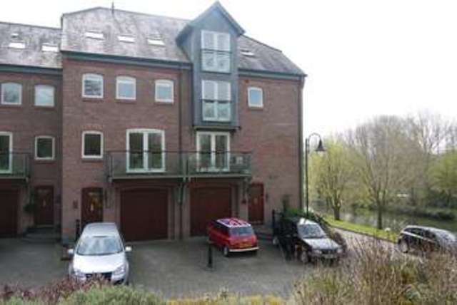  Image of 3 bedroom Town House to rent in Rock Mill Lane Leamington Spa CV32 at Leamington Spa, CV32 6AP