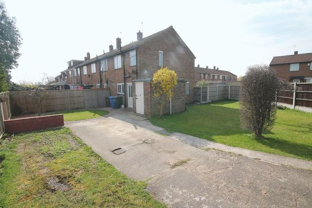  Image of 3 bedroom Semi-Detached house to rent in Rodsley Crescent Littleover Derby DE23 at Rodsley Crescent Littleover Derby, DE23 2NY