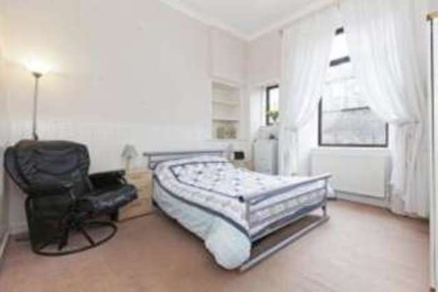  Image of 2 bedroom Flat for sale in Roslea Drive Dennistoun Glasgow G31 at Dennistoun Glasgow Birkwood, G31 2LG