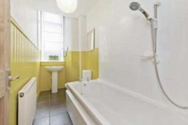  Image of 2 bedroom Flat for sale in Roslea Drive Dennistoun Glasgow G31 at Dennistoun Glasgow Birkwood, G31 2LG