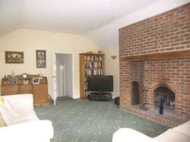  Image of 3 bedroom Bungalow for sale in Finchdean Road Rowland