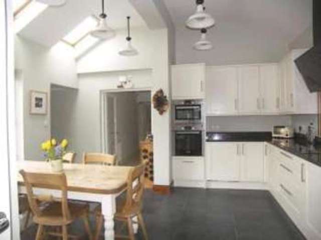  Image of 3 bedroom Bungalow for sale in Finchdean Road Rowland