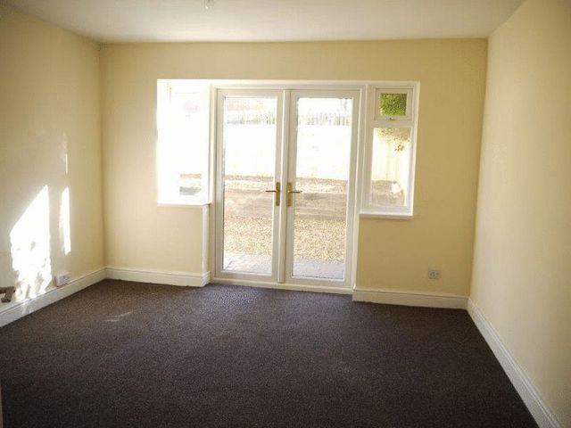  Image of 3 bedroom Semi-Detached house to rent in Rowlestone Rise Greengates Bradford BD10 at Rowlestone Rise Greengates Bradford, BD10 0DS