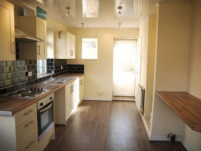  Image of 3 bedroom Semi-Detached house to rent in Rowlestone Rise Greengates Bradford BD10 at Rowlestone Rise Greengates Bradford, BD10 0DS