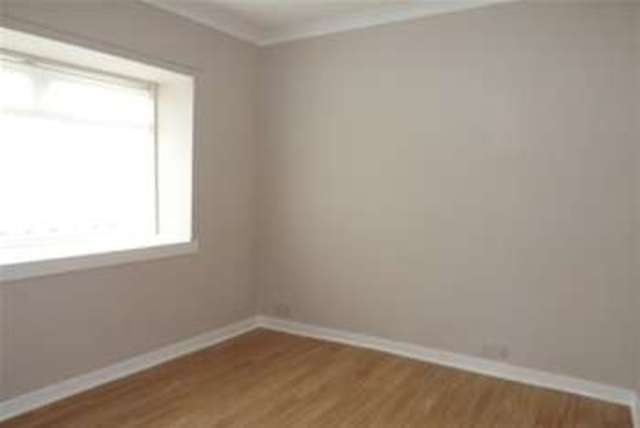  Image of 2 bedroom Flat to rent in Royal Street Gourock PA19 at Gourock, PA19 1PW