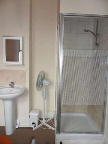  Image of Studio flat to rent in Rufford Street London N1 at London, N1 0AP