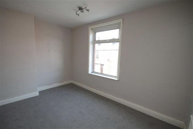  Image of 2 bedroom Property to rent in Rugby Road Rochdale OL12 at Rugby Road Rochdale Rochdale, OL12 0DZ