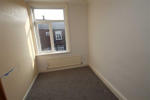  Image of 2 bedroom Property to rent in Rugby Road Rochdale OL12 at Rugby Road Rochdale Rochdale, OL12 0DZ
