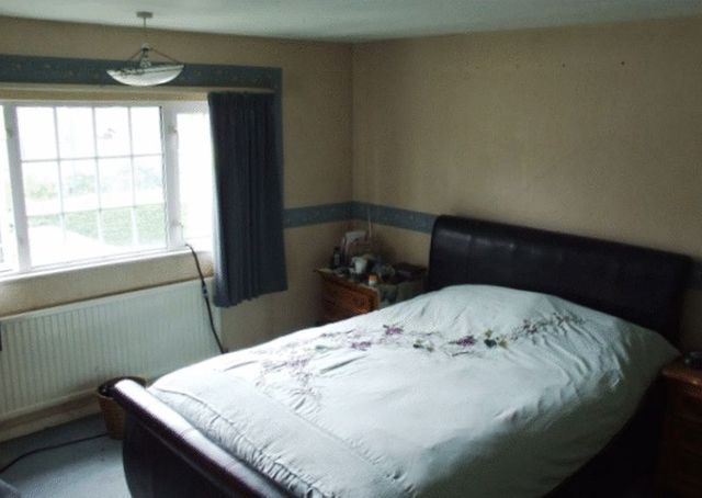  Image of 3 bedroom Detached house for sale in Rusper Road Ifield Crawley RH11 at Rusper Road Ifield CRAWLEY, RH11 0HT