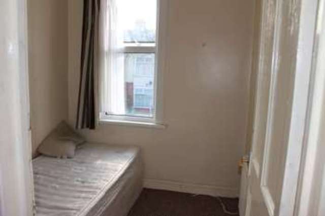  Image of 2 bedroom Flat to rent in Sandyhill Road Ilford IG1 at Sandyhill Road  Ilford, IG1 2ET