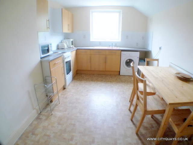 Image of 2 bedroom Flat to rent in Scawen Road London SE8 at Surrey Quays  London, SE8 5AG