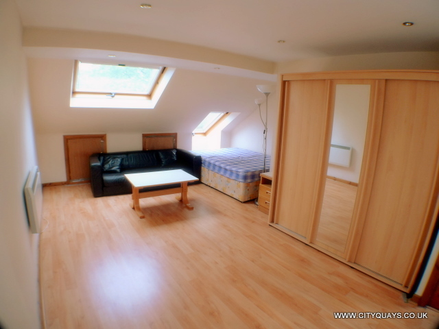  Image of 2 bedroom Flat to rent in Scawen Road London SE8 at Surrey Quays  London, SE8 5AG