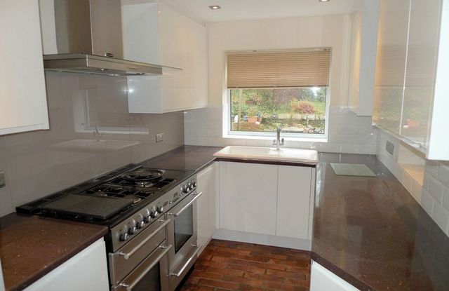  Image of 2 bedroom Cottage to rent in School Street Bromley Cross Bolton BL7 at School Street  Bromley Cross, BL7 9DH