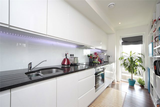  Image of 2 bedroom Flat to rent in Enterprise Way London SW18 at Osiers Development 19 Enterprise Way Wandsworth Town, SW18 1GD