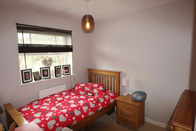  Image of 2 bedroom Terraced house to rent in Severn Road Maidenbower Crawley RH10 at Severn Road Maidenbower Crawley, RH10 7ZF