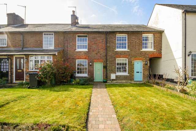  Image of 2 bedroom Detached house for sale in Seymour Road Northchurch Berkhamsted HP4 at Seymour Road Northchurch Berkhamsted, HP4 3RQ